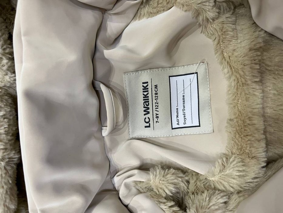 Продам курточку для девочки LC Wikiki