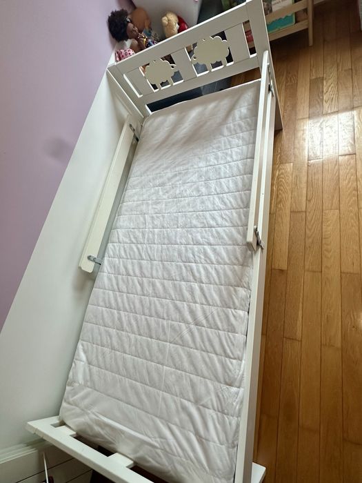 Vendo cama de criança Ikea com colchão