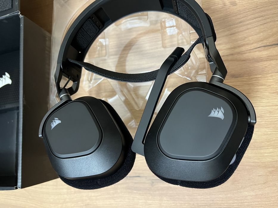 Corsair HS80 RGB Wireless Elite Premium Black White
