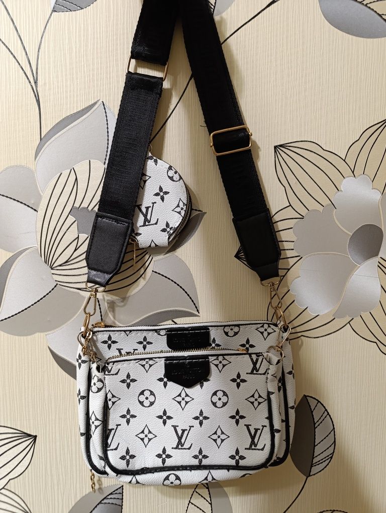 Сумка Louis Vuitton і бежева сумка