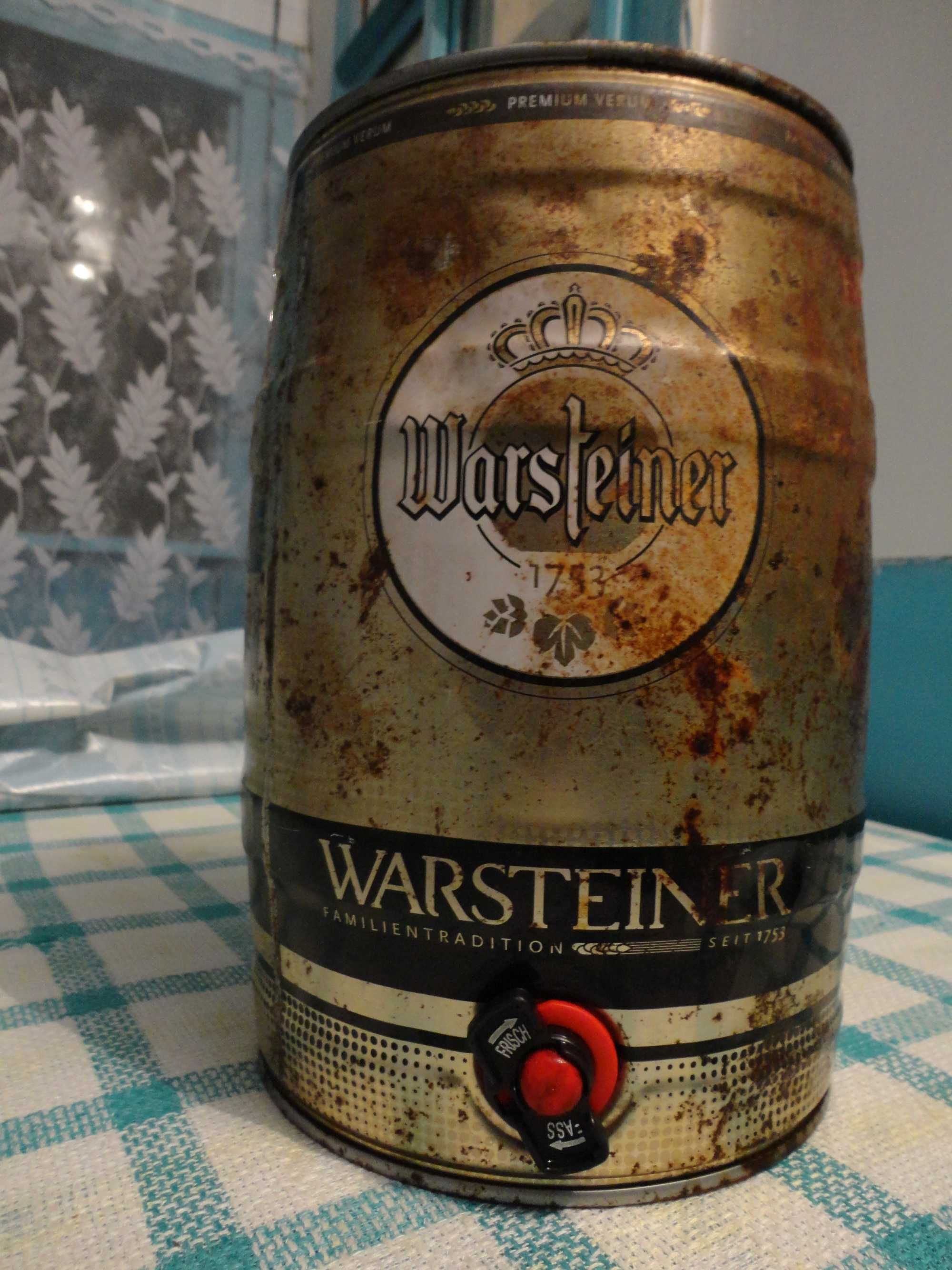 Металева бочечка з-під пива Warsteiner.