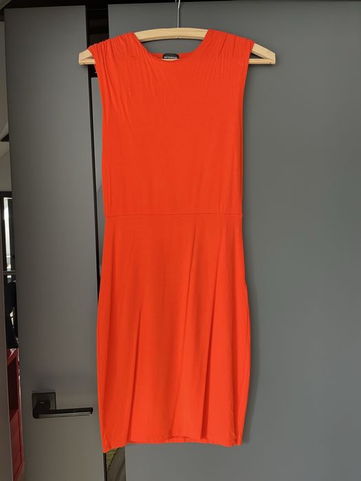 Sukienka letnia dopasowana