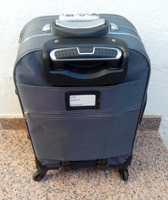 Mala de viagem com rodas (troley)
