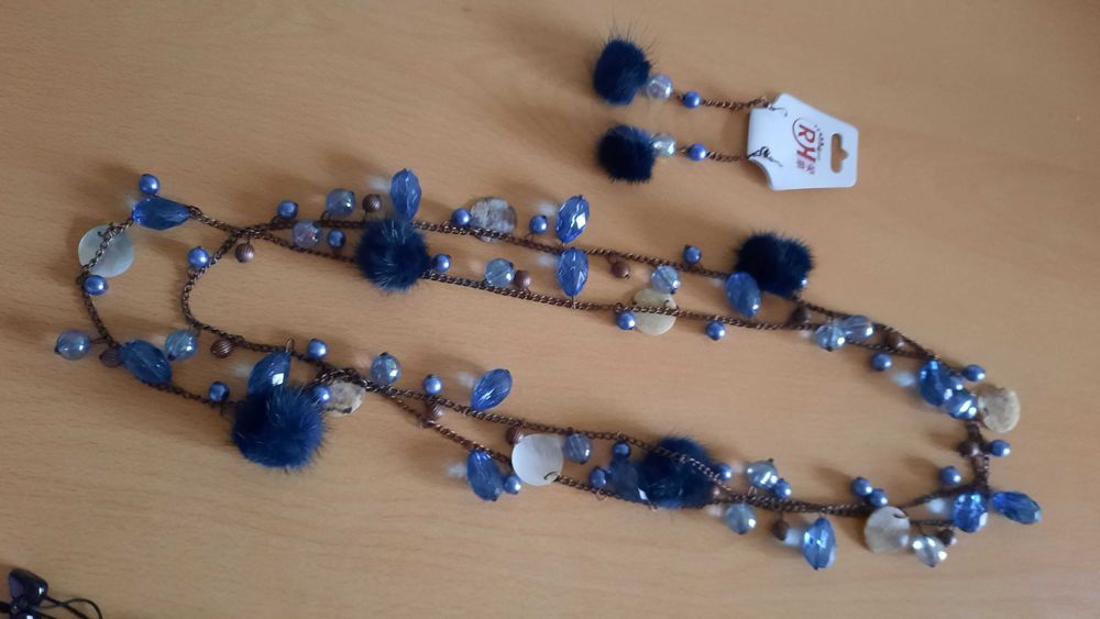 Colares Parfois novos