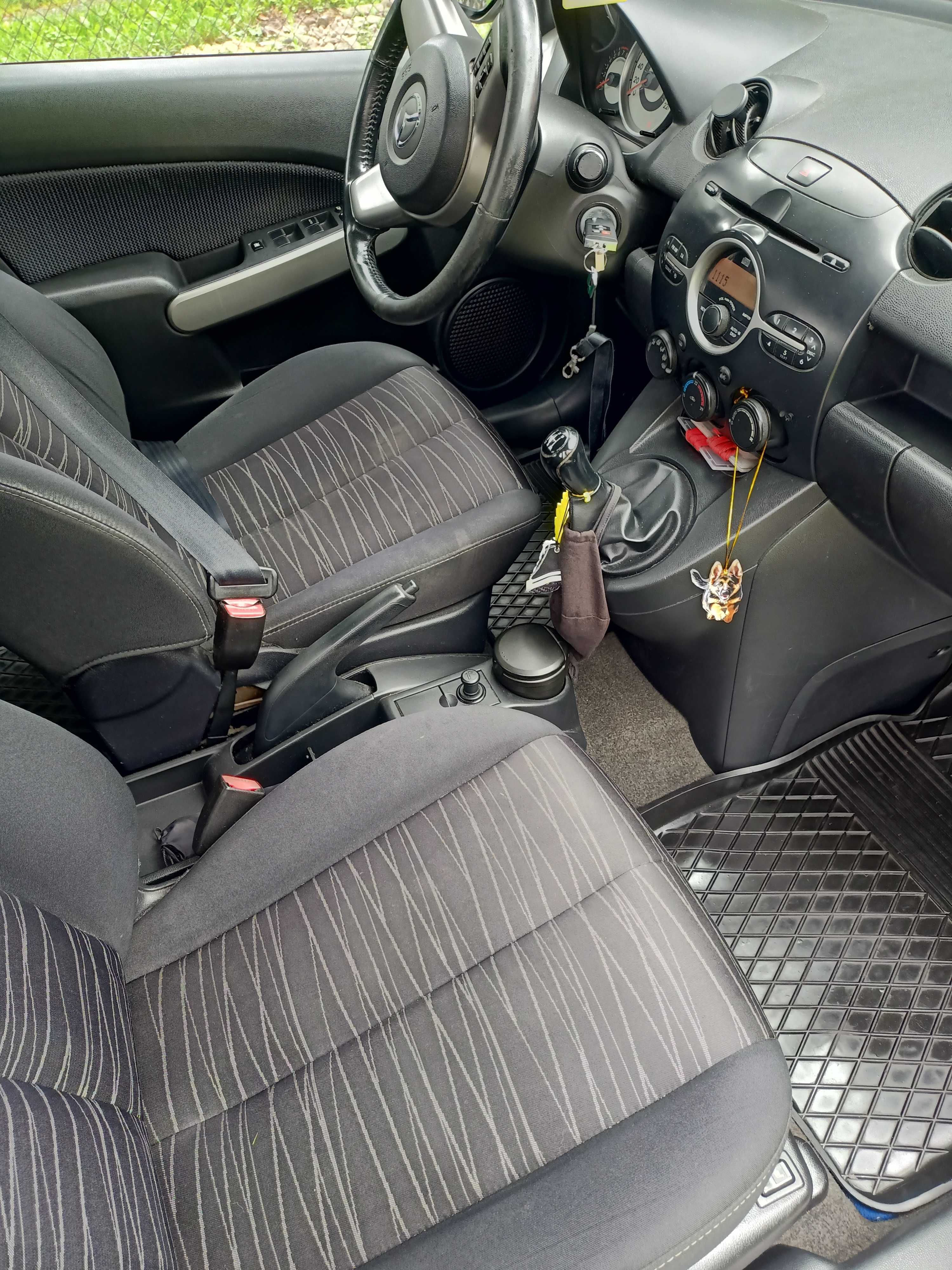 Mazda 2 2007 rok