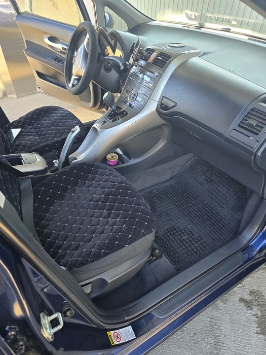 Продам Toyota Auris 2008