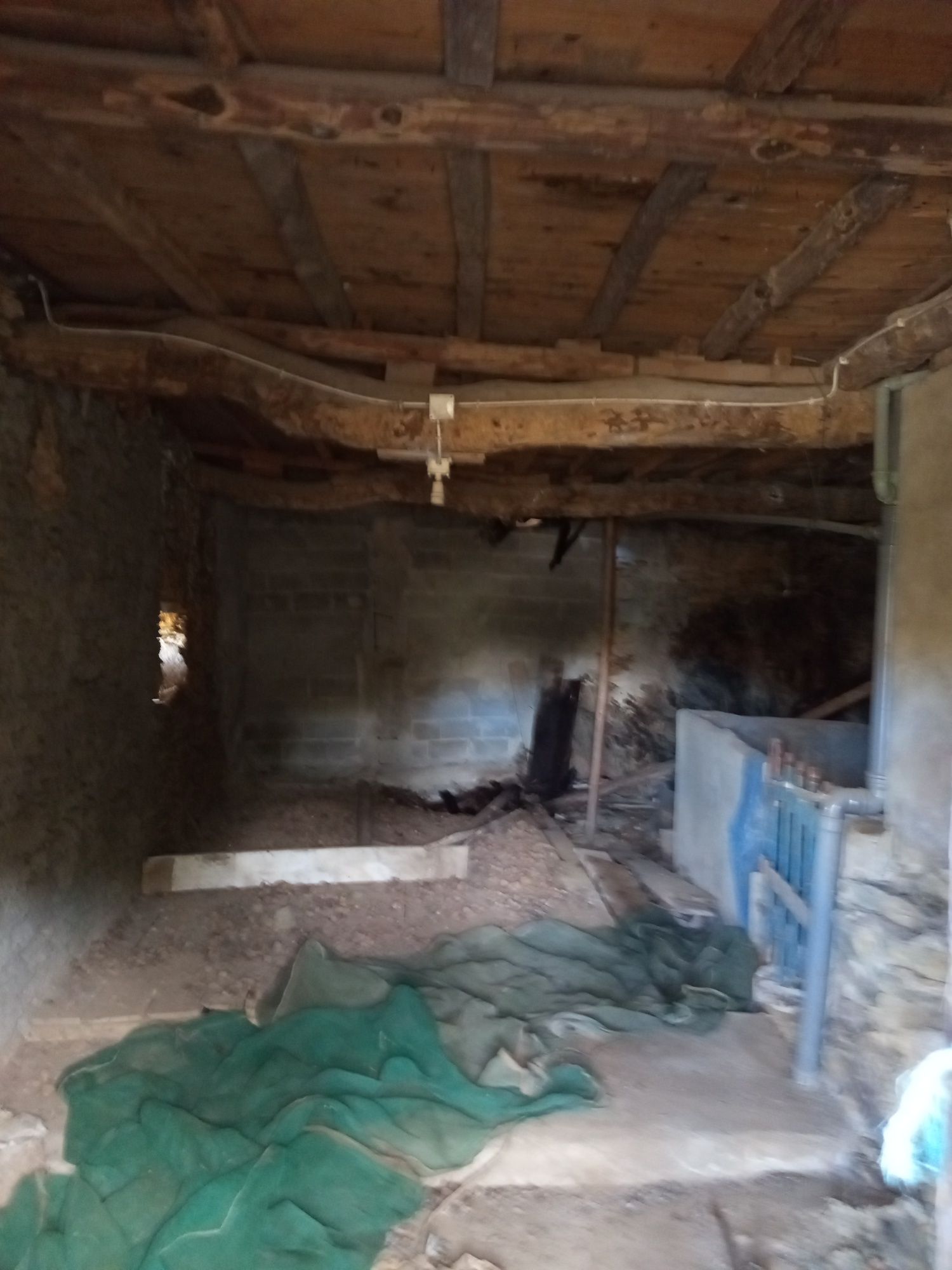 Vendo uma casa em mós Moncorvo