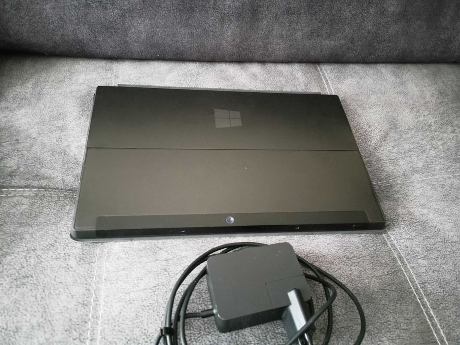 Sprzedam Laptop ;Sony 550zł ;Surface 250zł; oraz tablet ;Samsung 200zł