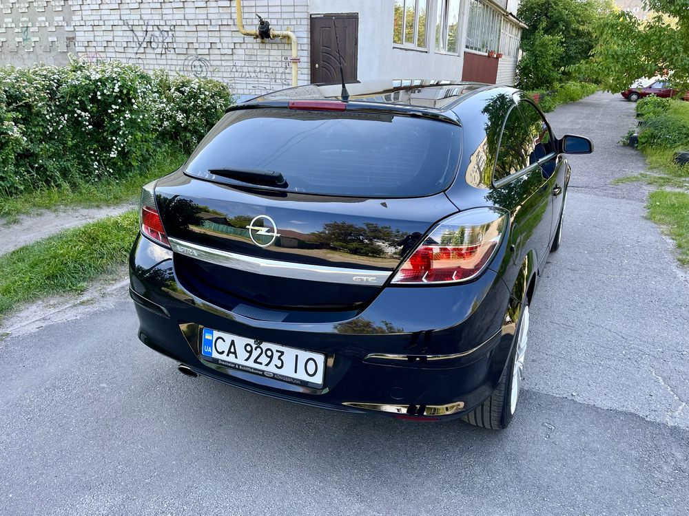 Opel Astra GTC купе 1.9 дизель