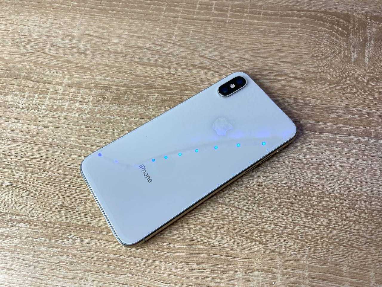 Apple iPhone Xs  в гарному стані