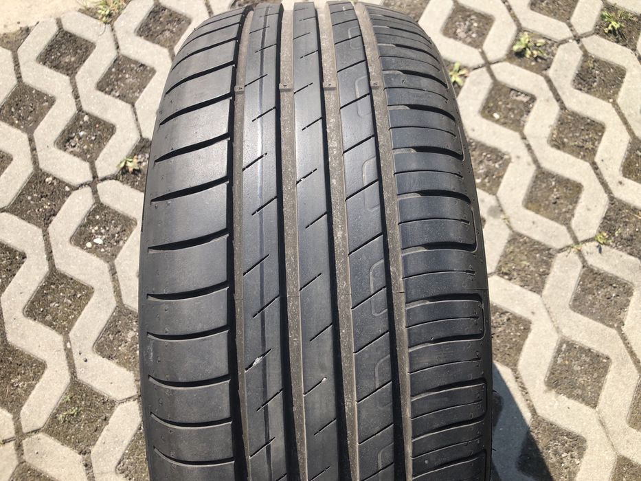 Goodyear EfficientGrip Performance  205/50R17 93W