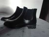 Botins/ botas baixas 39