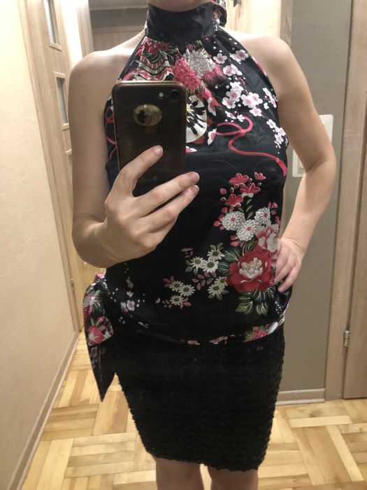 Elegancka , wiazana na szyi bluzka M