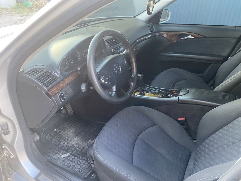 Mercedes-Benz E-Class 2005