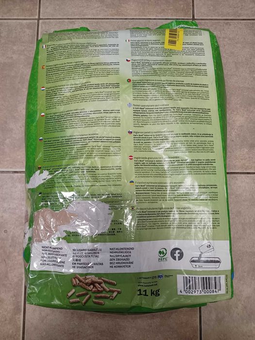 Żwirek drzewny UNIVERSAL dla zwierząt domowych 11kg