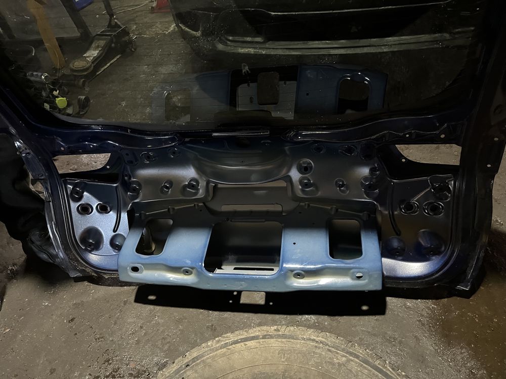 Jeep cherokee kl 14-17 рік кришка багажніка ляда