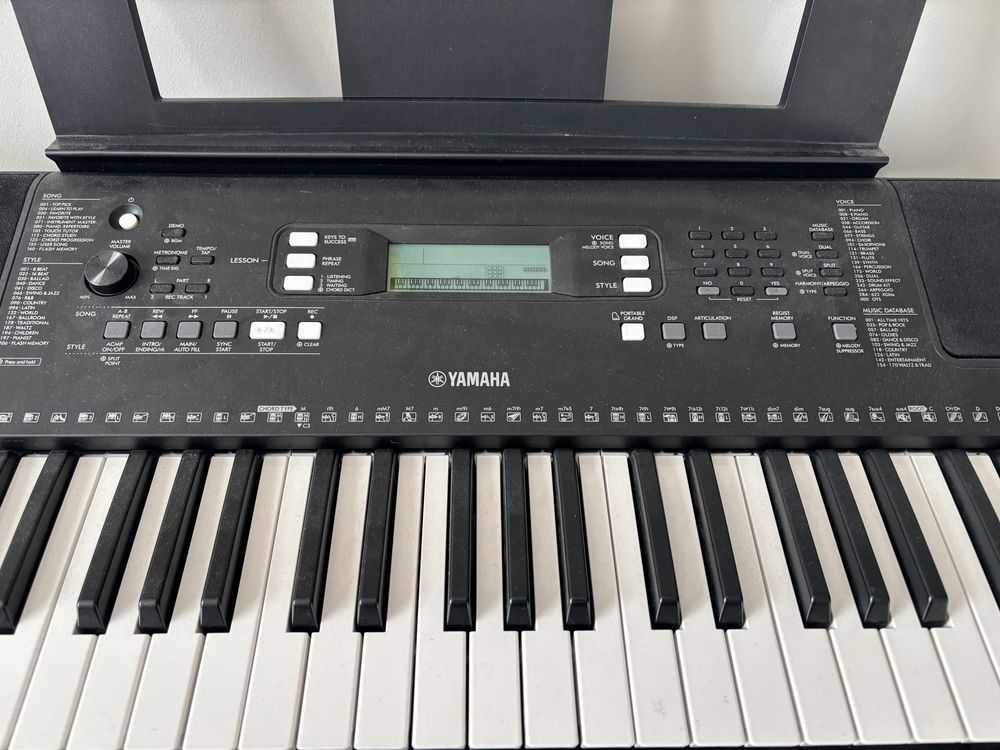 Keyboard Yamaha z osprzetem