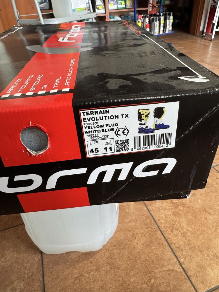 Zestaw na Crosa kask Buty Forma Buzer ochraniacze 100%