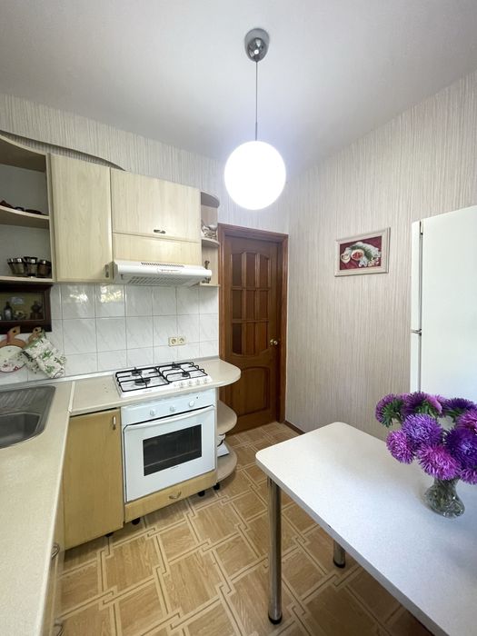 Продаж 2-к вул. Єреванська 25/1, Соломʼянська пл, Космонавтів