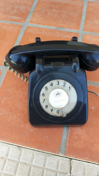 Telefone antigo para colecionador ou decoração
