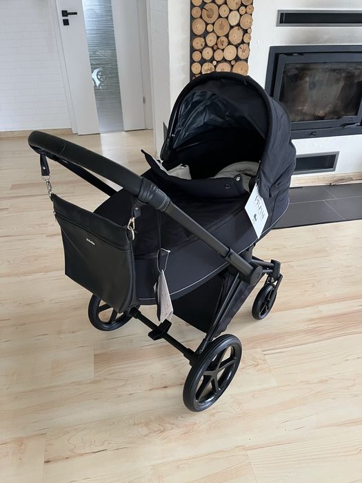 Cybex Priam 4 w1  Deep Black j.NOWY + fotelik cybex Cloud baza isofix