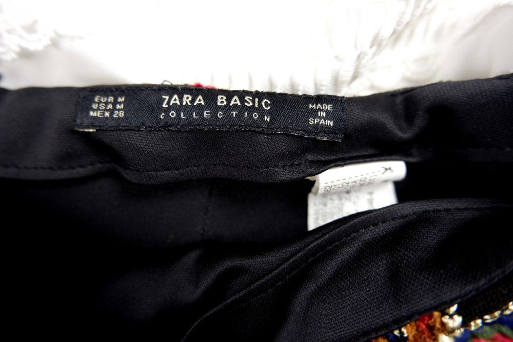 Юбка короткая ZARA с вышивкой desigual рисунком шикарная летняя