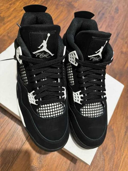 Jordan 4 Retro White Thunder R.39