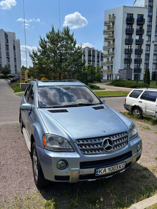 Mercedes-Benz ML-500