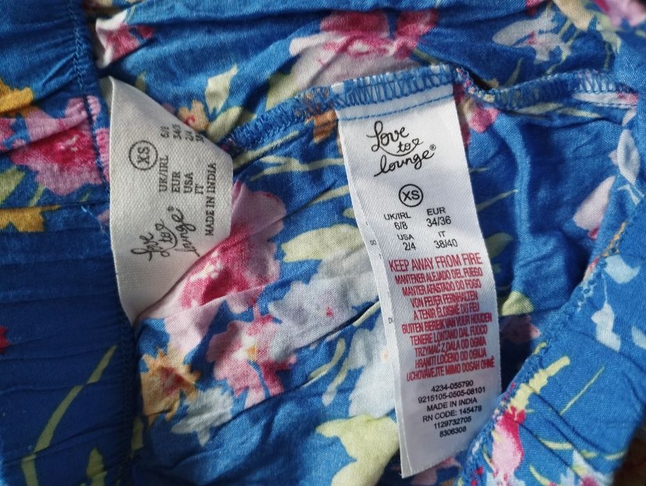 Calções com padrão floral