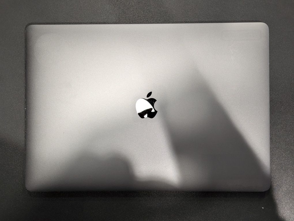 Macbook a1990 2018