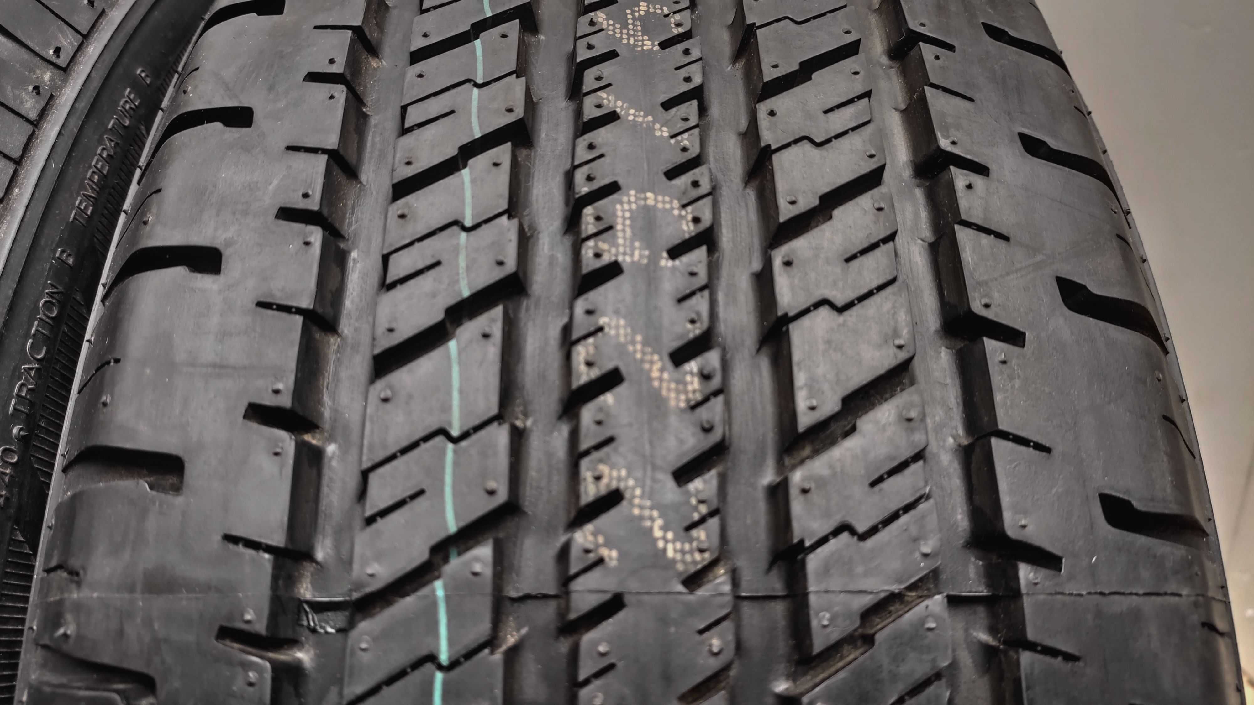 Шини 225/65R17. Hankook Dynapro AS, 99%