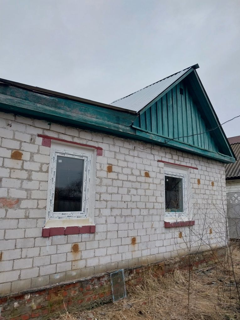 Дом , Равнополье , 7 км от города, автобусы каждые 15 мин. Прописка!