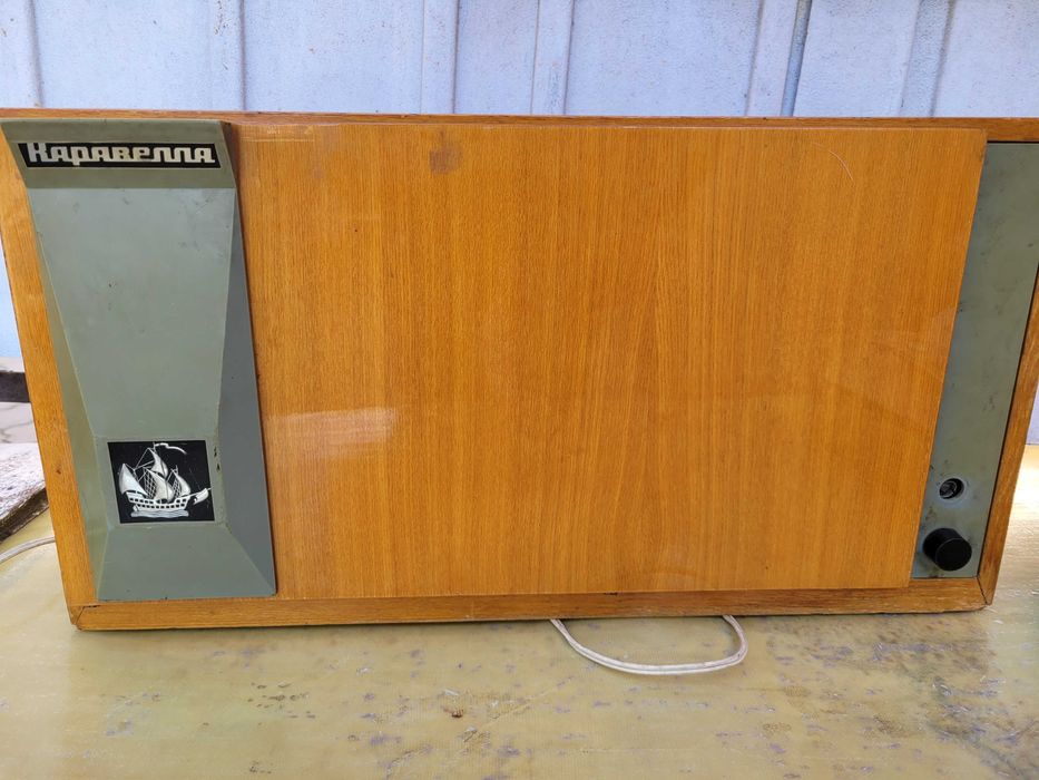 Грамофон, проигрователь Каравелла