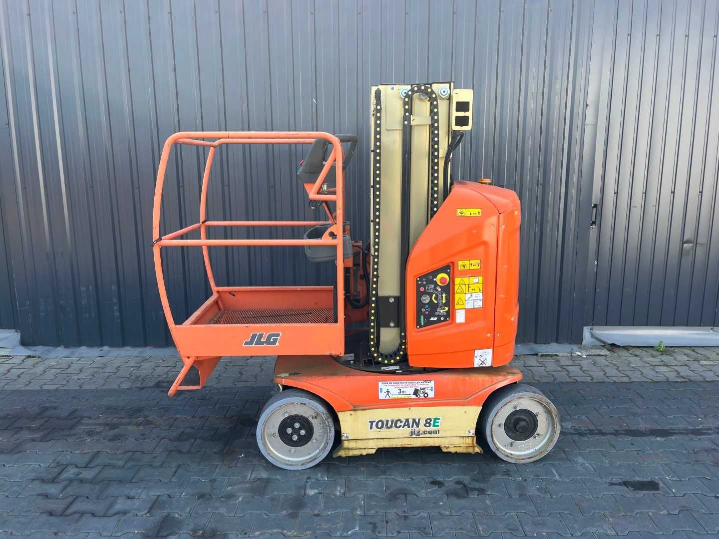 Zwyżka JLG Toucan 8E podnośnik masztowy pionowy 8,2 m TYLKO 268 h