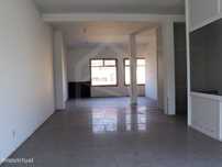 Loja comercial com 155 m2 em Santa Maria da Feira