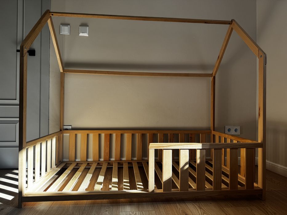 Łóżko domek Montessori drewniane 140x70