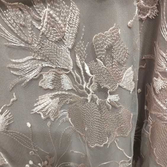 Sukienka koronkowa na wesele