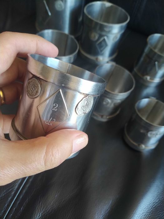Antigo conjunto medidas de taberna, mercearia, em inox, com aferição