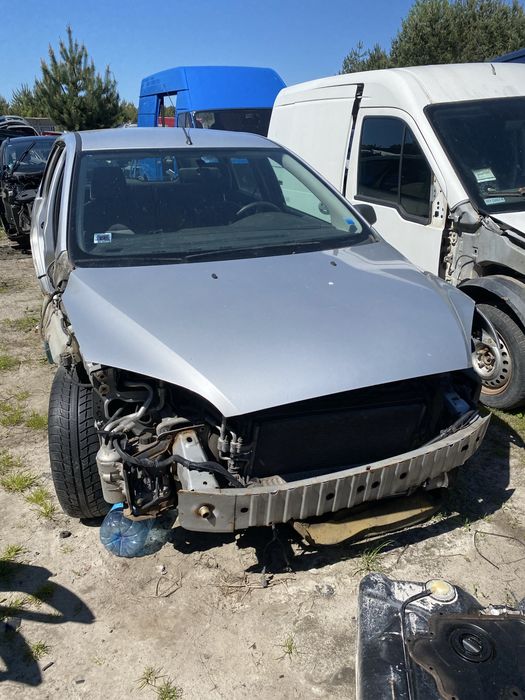 Ford C-Max на запчастини авторозборка форд ес-макс