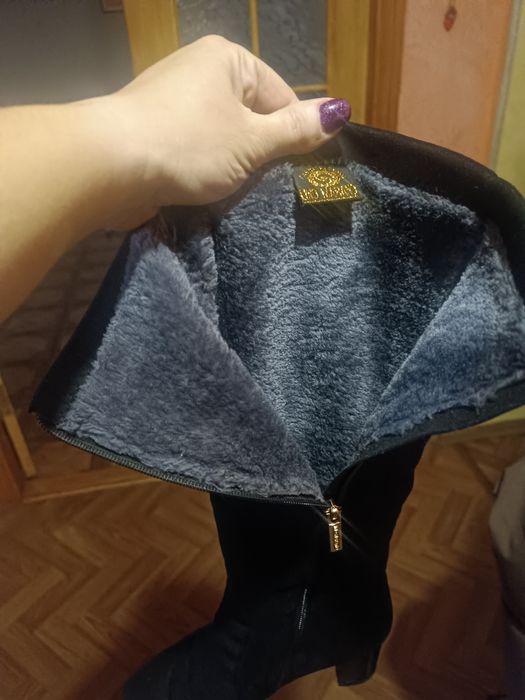 Продам високі сапоги 38р