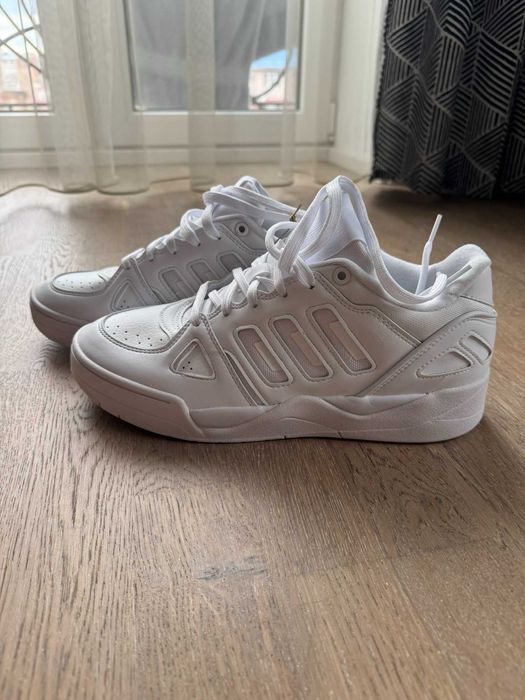 Кросівки Adidas men's midcity low shoes