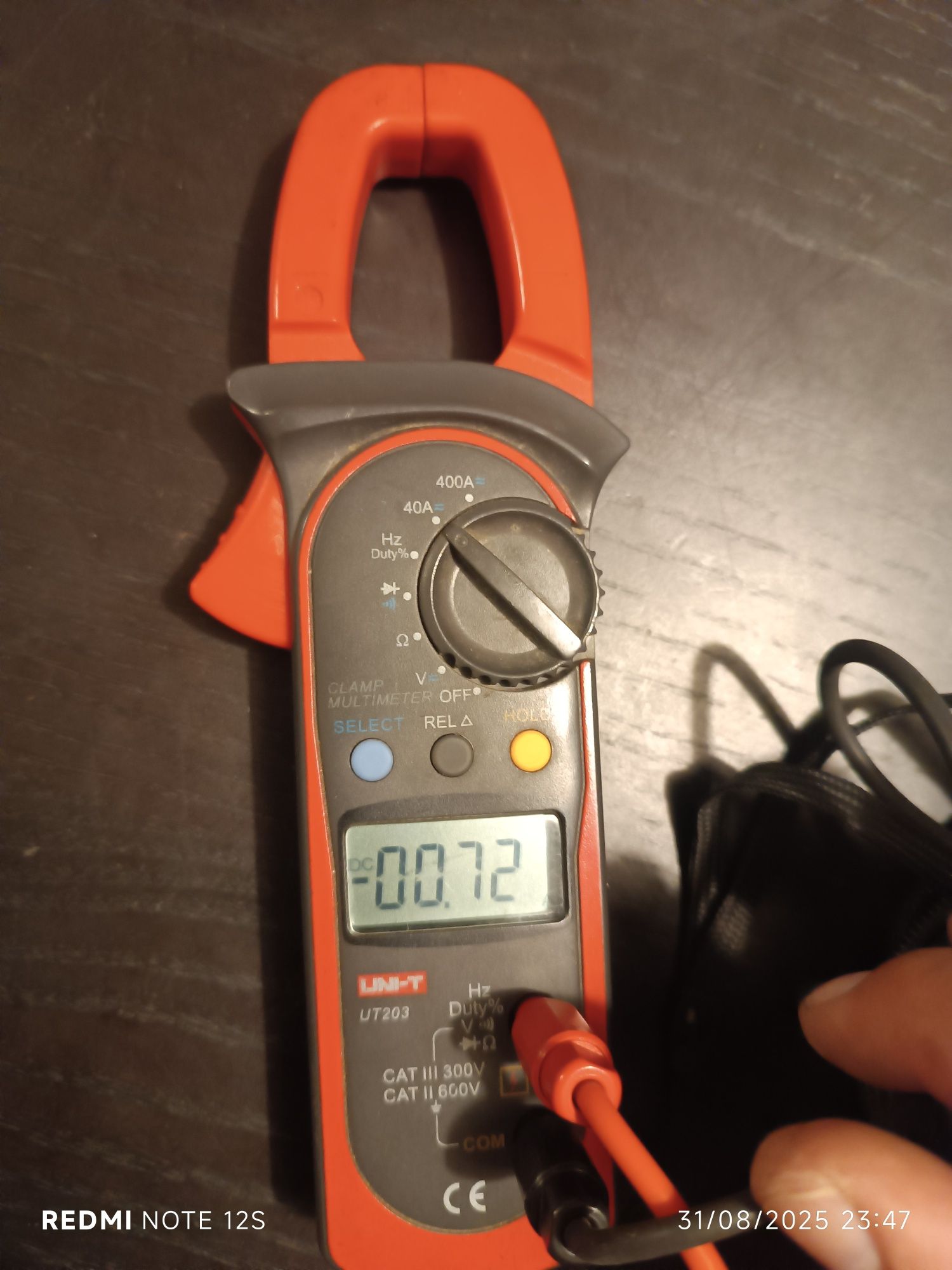 Vendo Alicate Amperímetro Digital UNI-T UT203