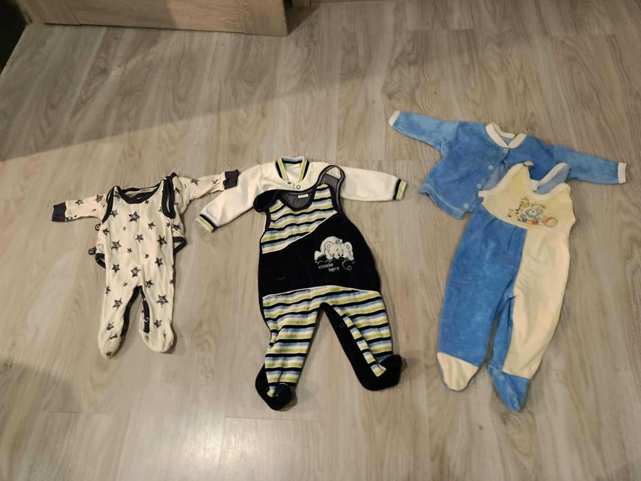 Spiochy i kaftanik niemowlece