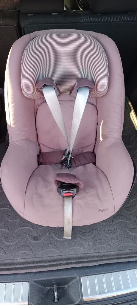 Fotelik maxi Cosi Pearl z bazą ISOFIX