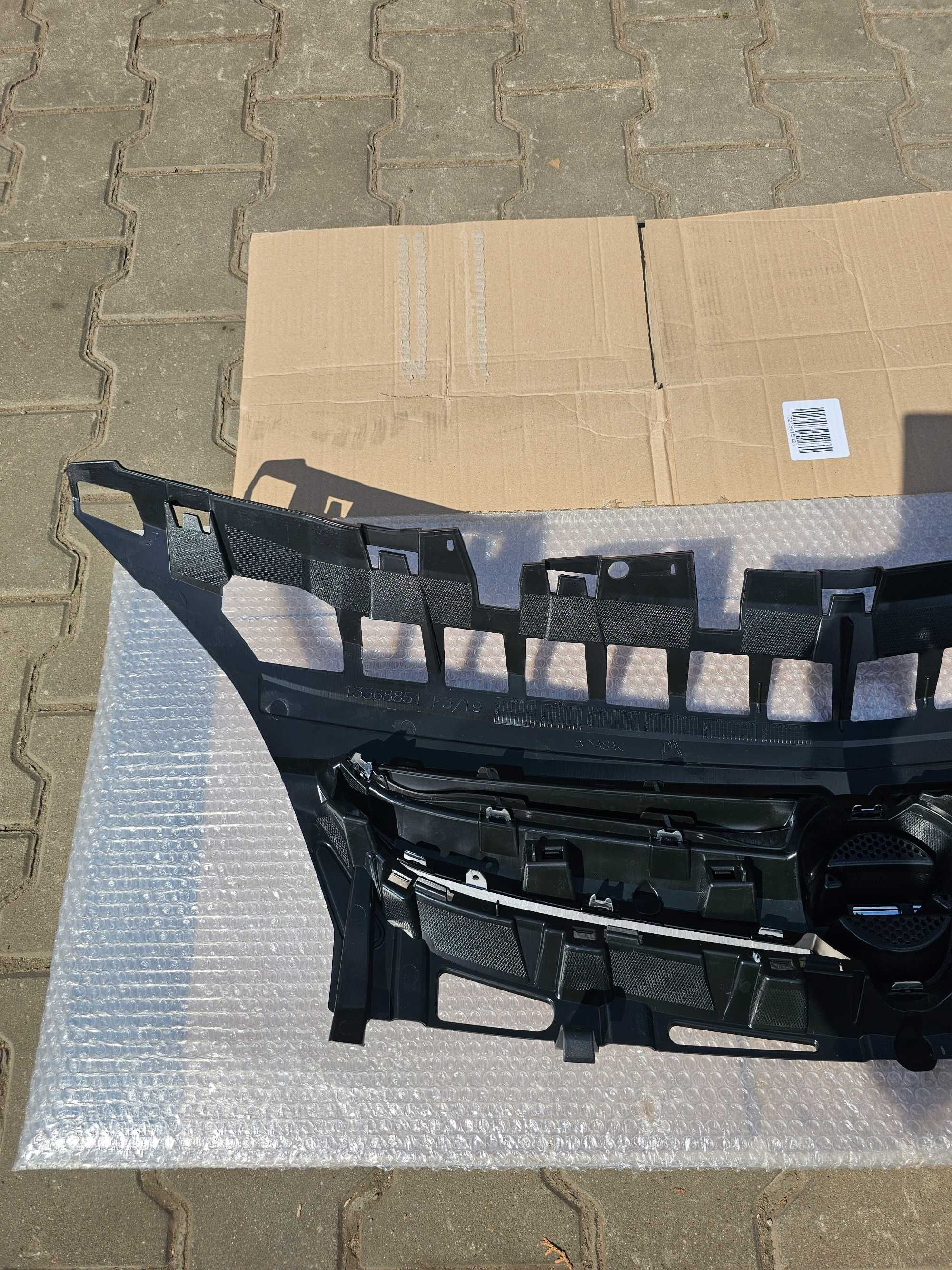 Opel Astra J Lift Atrapa Chłodnicy Grill Kompletny Europa