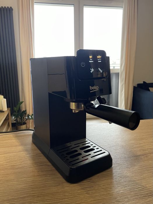 Ekspres kolbowy Beko CaffeExperto CEP5302B