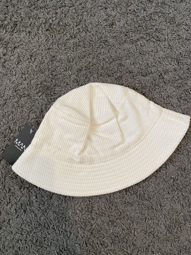 White Bucket Hat Boohoo