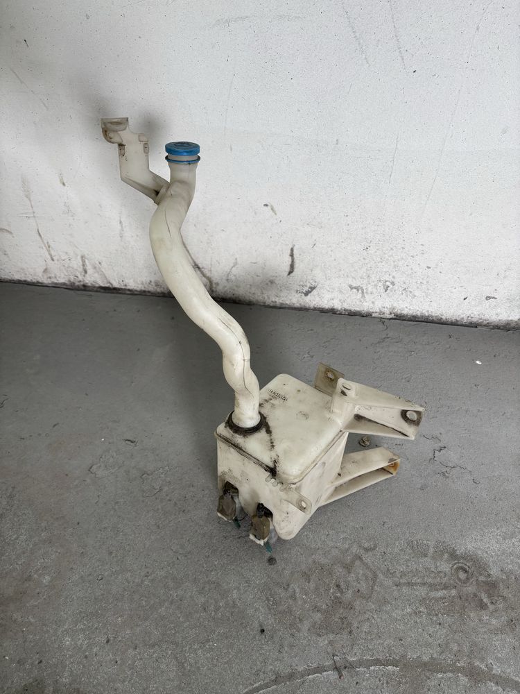 Zbiorniczek spryskiwaczy suzuki swift mk6 05-10 europa