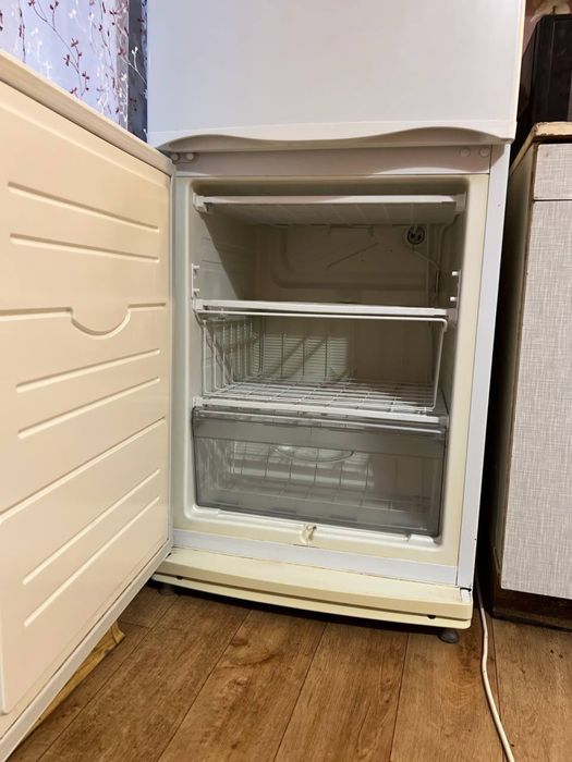 Продам холодильник Atlant