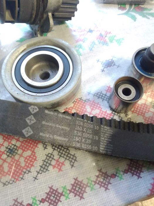 Комплект ГРМ з помпою